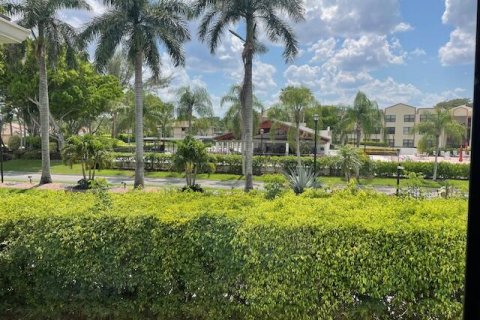 Condo in Tamarac, Florida, 2 bedrooms  № 1207773 - photo 3