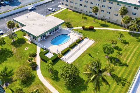 Copropriété à vendre à Deerfield Beach, Floride: 2 chambres, 97.55 m2 № 1207740 - photo 11