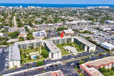 Condominio en venta en Deerfield Beach, Florida, 2 dormitorios, 97.55 m2 № 1207740 - foto 9