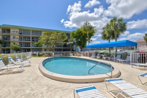 Condo in Deerfield Beach, Florida, 2 bedrooms  № 1207740 - photo 23