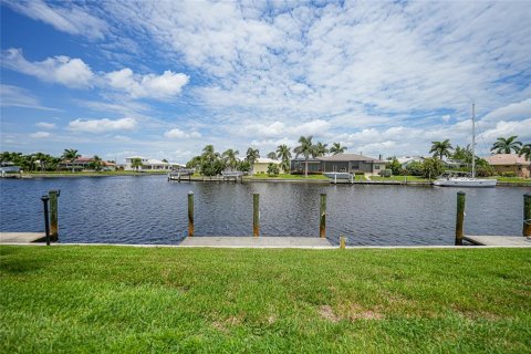 Villa ou maison à vendre à Punta Gorda, Floride: 3 chambres, 206.61 m2 № 1326385 - photo 3