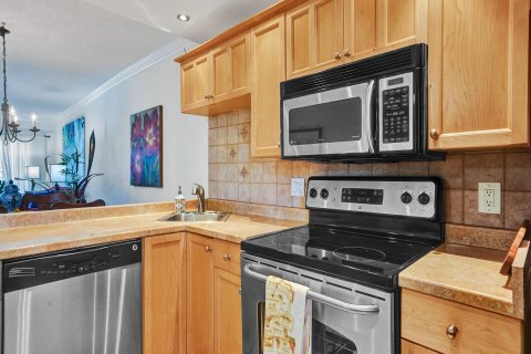 Condo in Pompano Beach, Florida, 1 bedroom  № 1005359 - photo 7