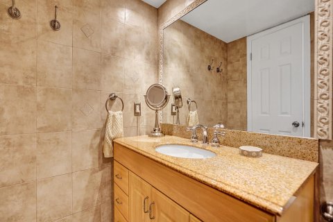 Condo in Pompano Beach, Florida, 1 bedroom  № 1005359 - photo 27