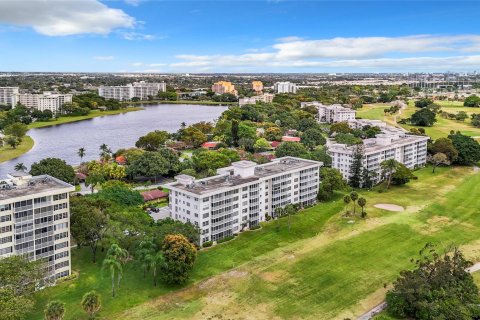 Copropriété à vendre à Pompano Beach, Floride: 3 chambres, 129.13 m2 № 1005357 - photo 2