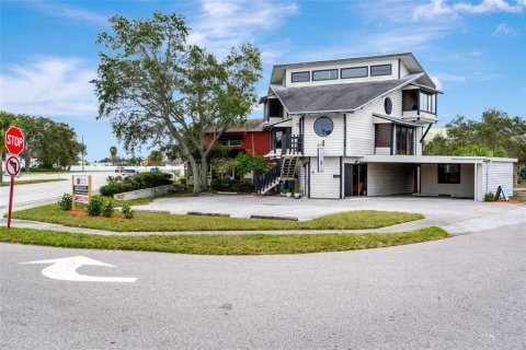Купить коммерческую недвижимость в Ларго, Флорида 198.81м2, № 950611 - фото 1