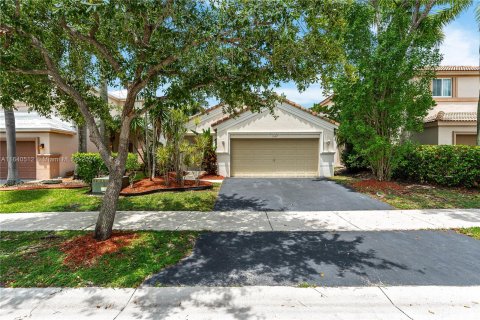 House in Weston, Florida 3 bedrooms, 125.14 sq.m. № 1316260 - photo 2