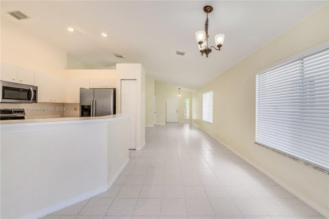 House in Weston, Florida 3 bedrooms, 125.14 sq.m. № 1316260 - photo 10