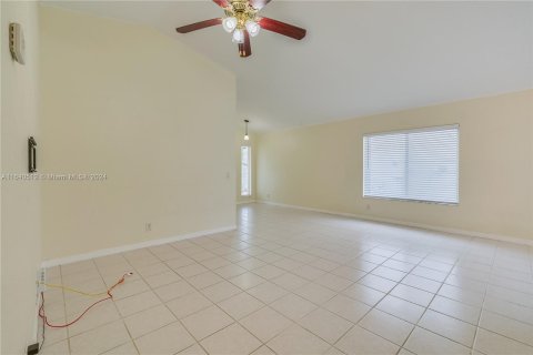 Casa en venta en Weston, Florida, 3 dormitorios, 125.14 m2 № 1316260 - foto 5