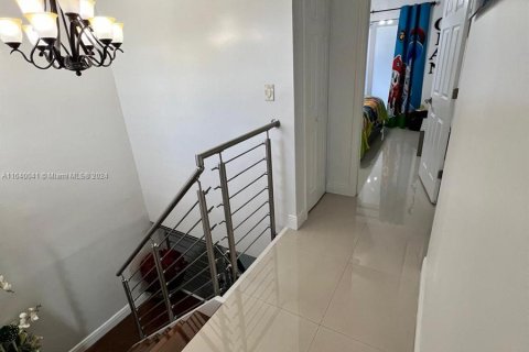 Casa en venta en Hialeah, Florida, 3 dormitorios, 134.71 m2 № 1316330 - foto 14