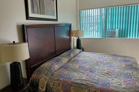 Hotel in Hallandale Beach, Florida 29.73 sq.m. № 1097366 - photo 7