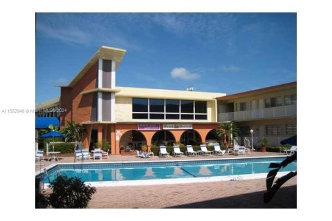 Hotel in Hallandale Beach, Florida 29.73 sq.m. № 1097366 - photo 5