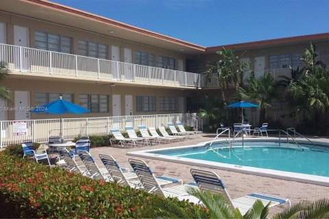 Hotel in Hallandale Beach, Florida 29.73 sq.m. № 1097366 - photo 3