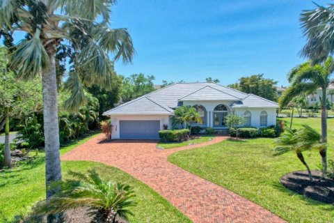 Villa ou maison à vendre à Punta Gorda, Floride: 3 chambres, 254.18 m2 № 1104964 - photo 1