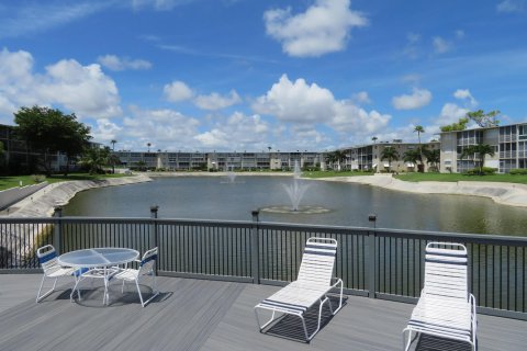 Condo in Lake Worth, Florida, 2 bedrooms  № 1159755 - photo 14