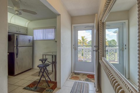 Condo in Lake Worth, Florida, 2 bedrooms  № 1159755 - photo 28