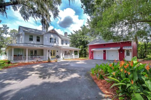 House in Lutz, Florida 5 bedrooms, 423.63 sq.m. № 1338106 - photo 1