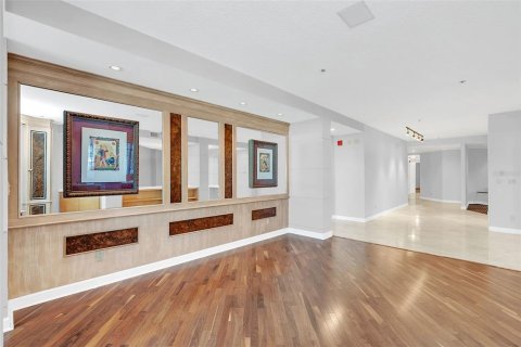 Condominio en venta en Orlando, Florida, 3 dormitorios, 327.02 m2 № 906894 - foto 27