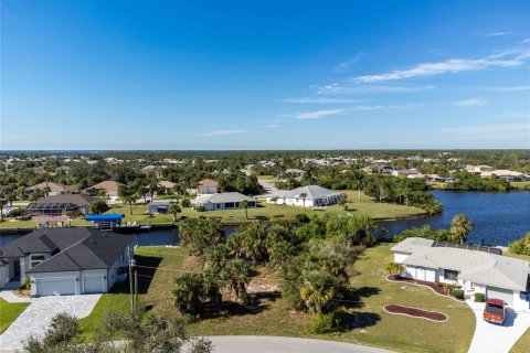 Terreno en venta en Port Charlotte, Florida № 885374 - foto 2