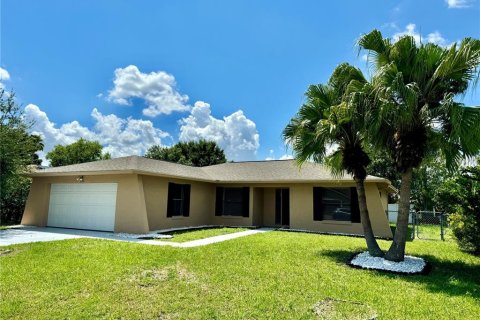 House in Kissimmee, Florida 3 bedrooms, 127.46 sq.m. № 1326822 - photo 1