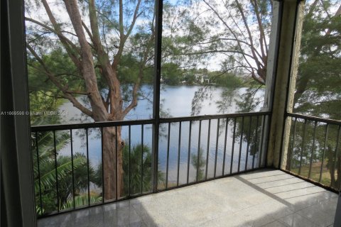 Condominio en venta en Lauderhill, Florida, 3 dormitorios, 130.06 m2 № 1389761 - foto 15