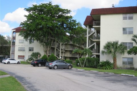 Condominio en venta en Lauderhill, Florida, 3 dormitorios, 130.06 m2 № 1389761 - foto 2