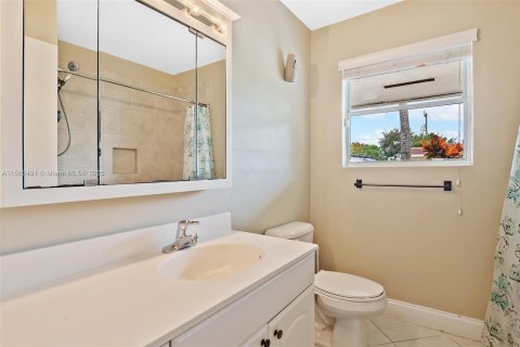 Villa ou maison à vendre à Pompano Beach, Floride: 3 chambres № 911445 - photo 18