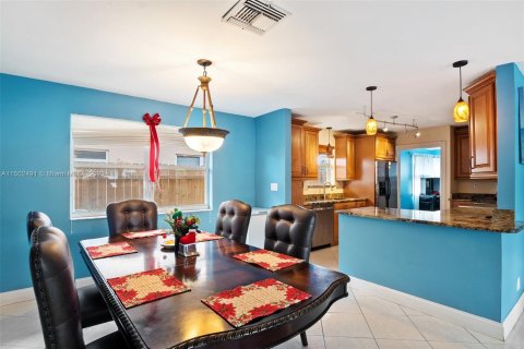 Villa ou maison à vendre à Pompano Beach, Floride: 3 chambres № 911445 - photo 8