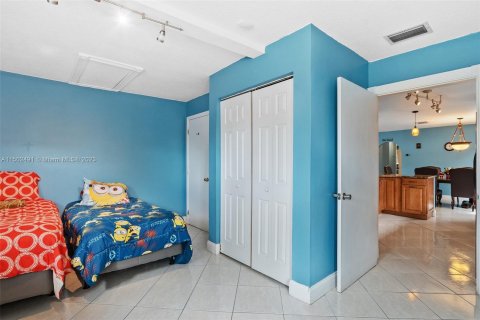 House in Pompano Beach, Florida 3 bedrooms № 911445 - photo 17