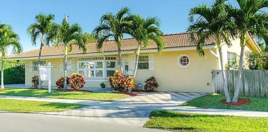 Villa ou maison à Pompano Beach, Floride 3 chambres № 911445