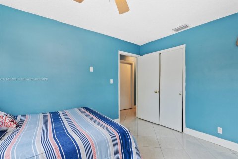 House in Pompano Beach, Florida 3 bedrooms № 911445 - photo 21