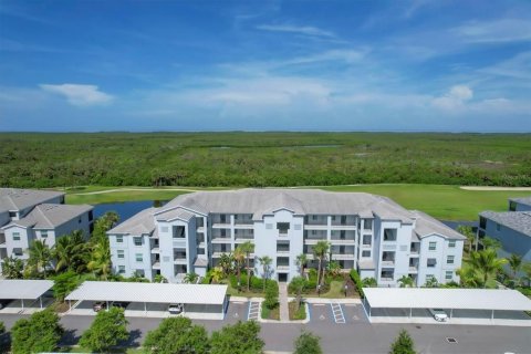 Copropriété à vendre à Punta Gorda, Floride: 2 chambres, 107.21 m2 № 1342096 - photo 1