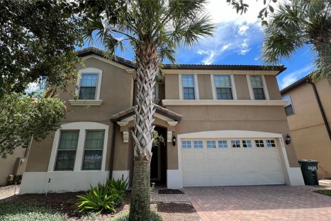 Casa en venta en Kissimmee, Florida, 9 dormitorios, 407.93 m2 № 1342097 - foto 1