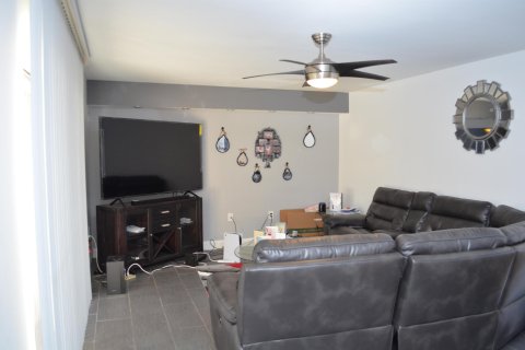 Townhouse in West Palm Beach, Florida 2 bedrooms, 114.83 sq.m. № 1187243 - photo 28