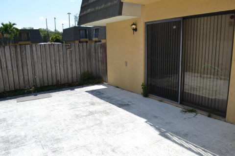 Townhouse in West Palm Beach, Florida 2 bedrooms, 114.83 sq.m. № 1187243 - photo 7