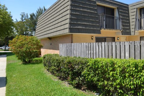 Townhouse in West Palm Beach, Florida 2 bedrooms, 114.83 sq.m. № 1187243 - photo 2