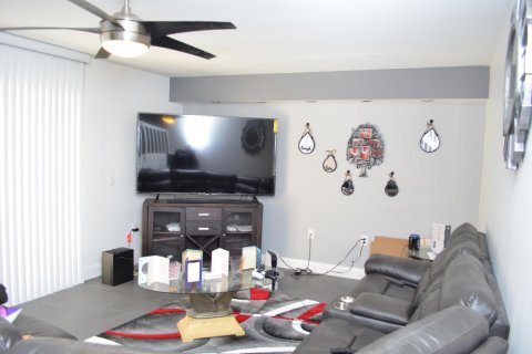 Townhouse in West Palm Beach, Florida 2 bedrooms, 114.83 sq.m. № 1187243 - photo 27