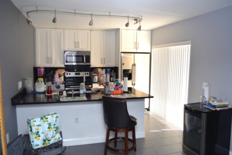 Townhouse in West Palm Beach, Florida 2 bedrooms, 114.83 sq.m. № 1187243 - photo 21