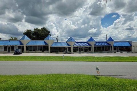 Propiedad comercial en alquiler en Zephyrhills, Florida, 100.33 m2 № 1350724 - foto 6