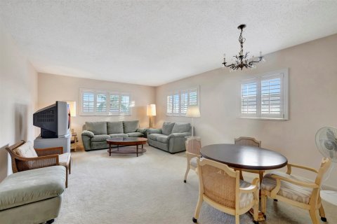 Copropriété à vendre à Pompano Beach, Floride: 2 chambres, 99.41 m2 № 880934 - photo 19