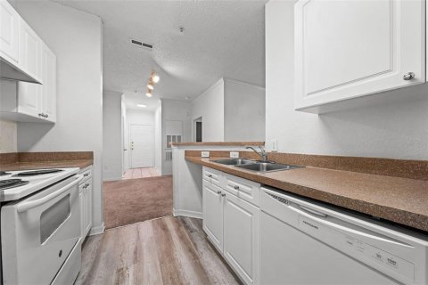 Condo in Tampa, Florida, 1 bedroom  № 1378508 - photo 4