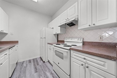 Condo in Tampa, Florida, 1 bedroom  № 1378508 - photo 3