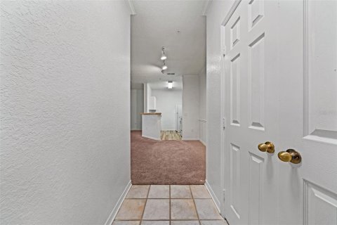 Condo in Tampa, Florida, 1 bedroom  № 1378508 - photo 16