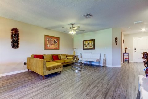 Touwnhouse à vendre à Tampa, Floride: 3 chambres, 158.77 m2 № 1378446 - photo 5