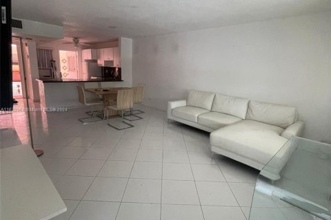 Copropriété à louer à Hallandale Beach, Floride: 1 chambre, 71.53 m2 № 1293660 - photo 9