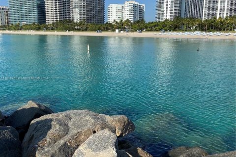 Condominio en venta en Bal Harbour, Florida, 2 dormitorios, 98.1 m2 № 1240237 - foto 24