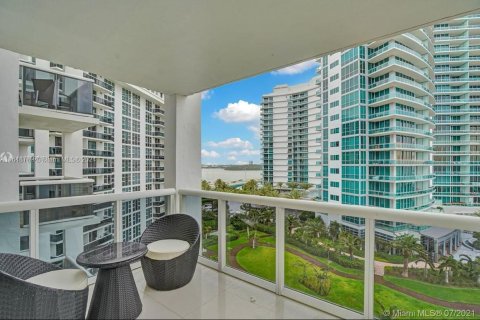 Condominio en venta en Bal Harbour, Florida, 2 dormitorios, 98.1 m2 № 1240237 - foto 2