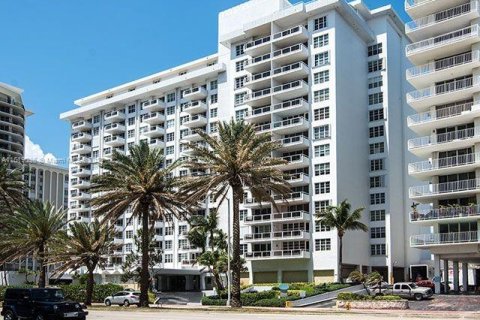 Condominio en venta en Miami Beach, Florida, 1 dormitorio, 83.61 m2 № 1240239 - foto 26