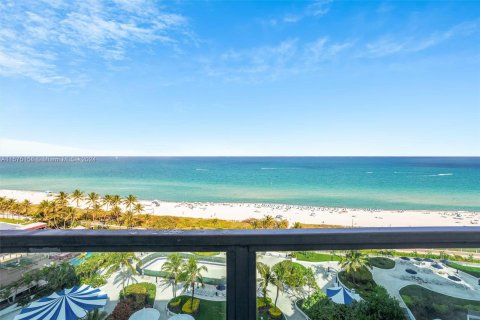 Condo in Miami Beach, Florida, 2 bedrooms  № 1140792 - photo 17