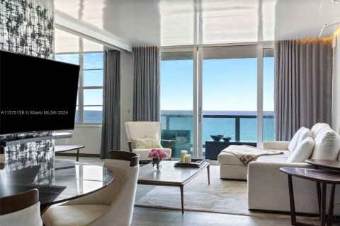 Condo in Miami Beach, Florida, 2 bedrooms  № 1140792 - photo 1