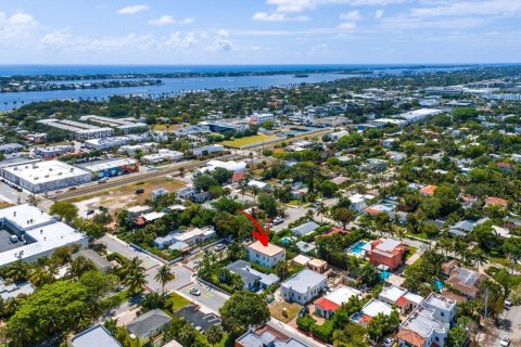 Villa ou maison à vendre à West Palm Beach, Floride: 6 chambres, 326.55 m2 № 1172278 - photo 4